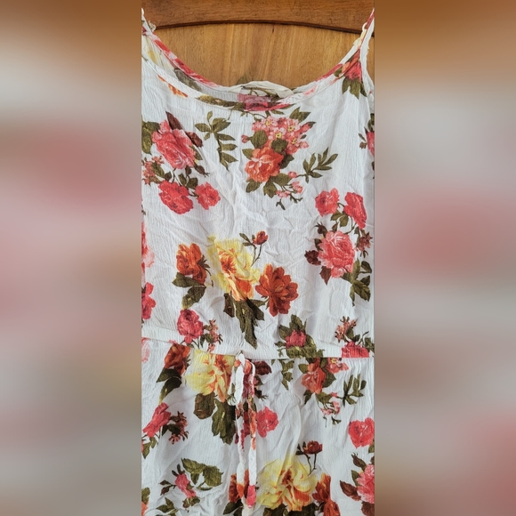 Womens size small romper - Picture 2 of 4
